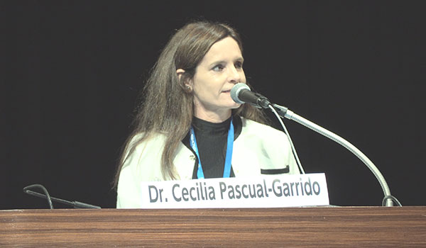 Dr. Pascual-Garrido presenting her talk during the orthopedic meeting